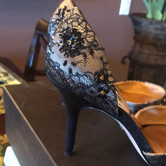 Badgley Mischka Shoes - Picture 3 of 3